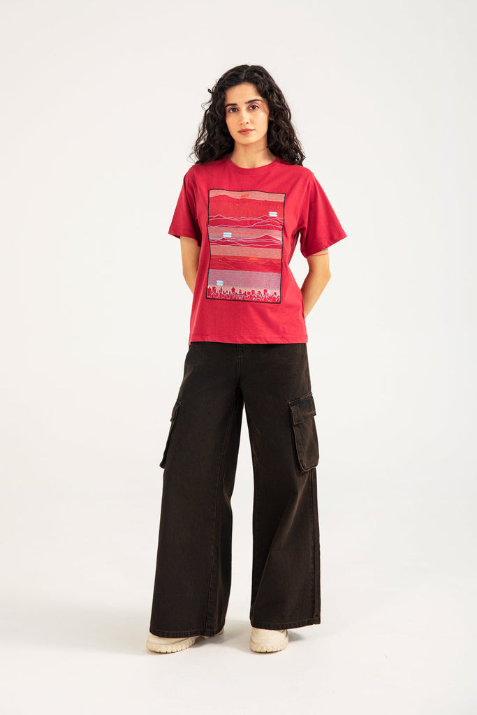 EMBROIDERED TEE